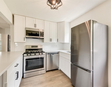 105 Weaver Street - Photo Thumbnail 9