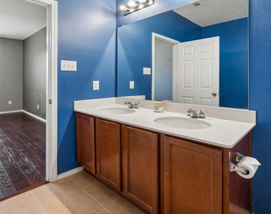 409 Mariscal Place - Photo Thumbnail 16