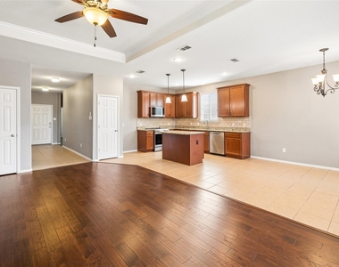 409 Mariscal Place - Photo Thumbnail 6