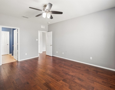 409 Mariscal Place - Photo Thumbnail 15
