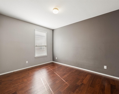 409 Mariscal Place - Photo Thumbnail 24