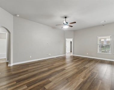 15521 Boulder Drive - Photo Thumbnail 5