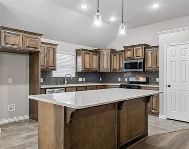 15521 Boulder Drive - Photo Thumbnail 8