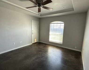 2457 Independence Boulevard - Photo Thumbnail 14