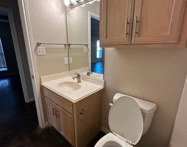 2457 Independence Boulevard - Photo Thumbnail 12