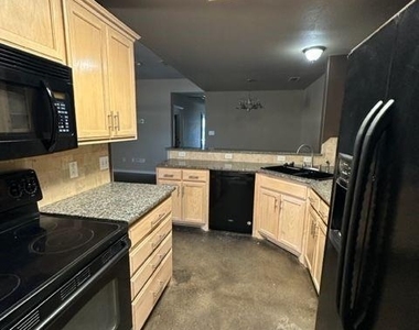 2457 Independence Boulevard - Photo Thumbnail 5