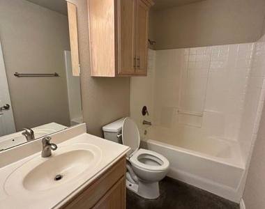 2457 Independence Boulevard - Photo Thumbnail 11