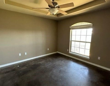 2457 Independence Boulevard - Photo Thumbnail 9