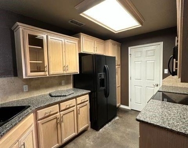 2457 Independence Boulevard - Photo Thumbnail 4