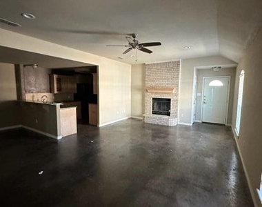 2457 Independence Boulevard - Photo Thumbnail 3