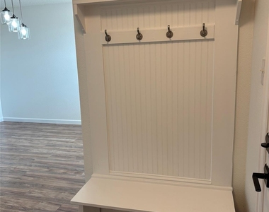 1721 Spyglass Drive - Photo Thumbnail 2