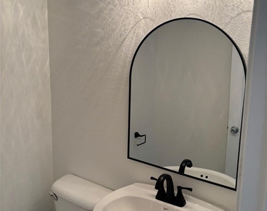 1721 Spyglass Drive - Photo Thumbnail 15