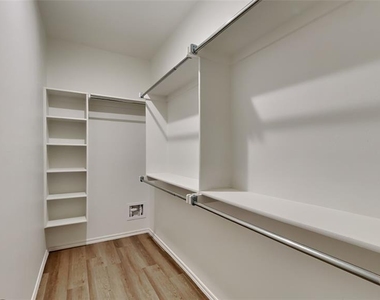 9118 Mclendon Court - Photo Thumbnail 8