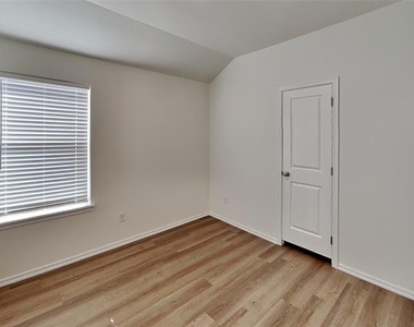 9118 Mclendon Court - Photo Thumbnail 11