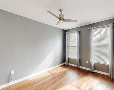 330 Las Colinas Boulevard E - Photo Thumbnail 2