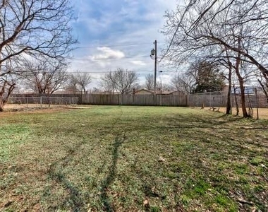 2124 Marshall Drive - Photo Thumbnail 15