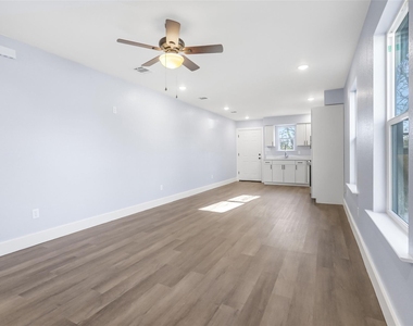 401 Miller Street - Photo Thumbnail 3