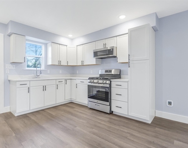401 Miller Street - Photo Thumbnail 6