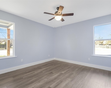 401 Miller Street - Photo Thumbnail 13