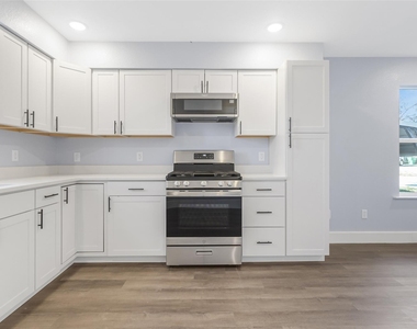 401 Miller Street - Photo Thumbnail 7