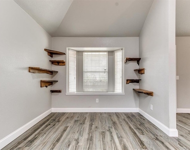 713 Night Hawk Drive - Photo Thumbnail 7