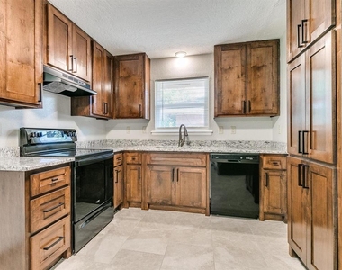 1620 Chautauqua Avenue - Photo Thumbnail 6