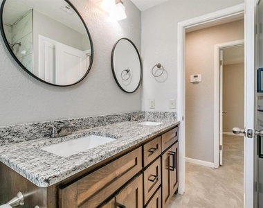 1620 Chautauqua Avenue - Photo Thumbnail 13