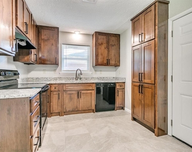 1620 Chautauqua Avenue - Photo Thumbnail 5
