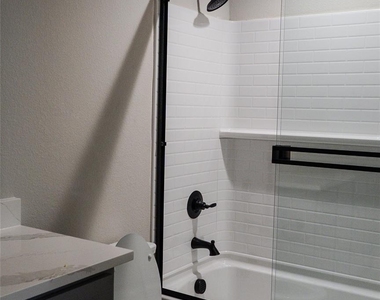 390 N Dallas Street - Photo Thumbnail 10