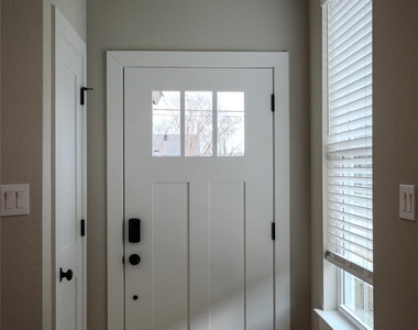 390 N Dallas Street - Photo Thumbnail 9