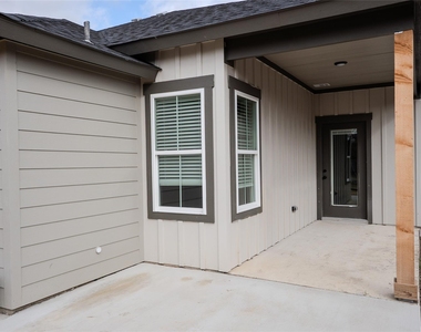 390 N Dallas Street - Photo Thumbnail 5