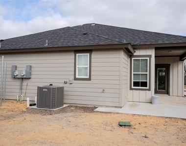 390 N Dallas Street - Photo Thumbnail 4