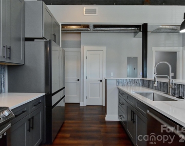 115 Main Street S - Photo Thumbnail 6