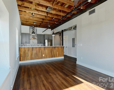 115 Main Street S - Photo Thumbnail 2