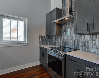115 Main Street S - Photo Thumbnail 5