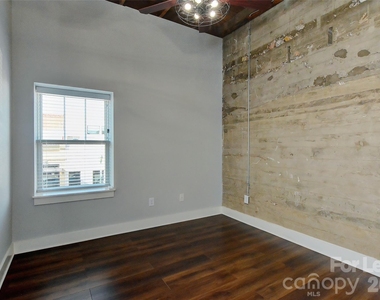 115 Main Street S - Photo Thumbnail 11