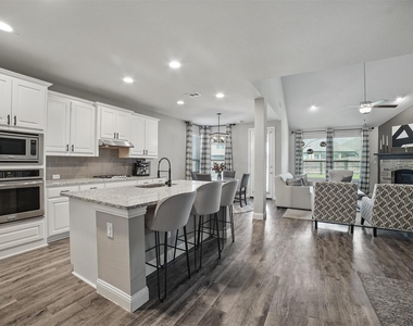 1306 Torrington Lane - Photo Thumbnail 11