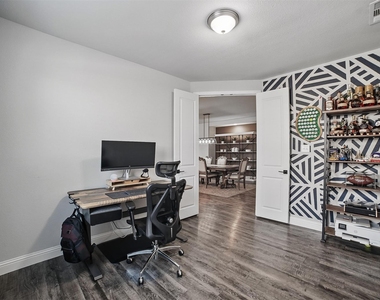 1306 Torrington Lane - Photo Thumbnail 15