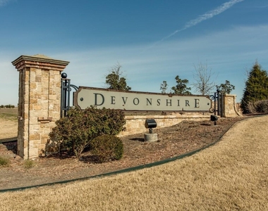 1306 Torrington Lane - Photo Thumbnail 32