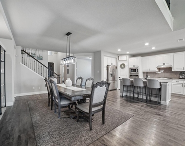 1306 Torrington Lane - Photo Thumbnail 10