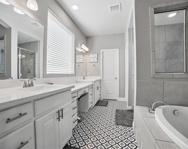 1306 Torrington Lane - Photo Thumbnail 17