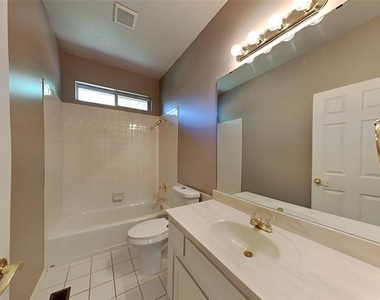 741 Fox Bend Trail - Photo Thumbnail 17