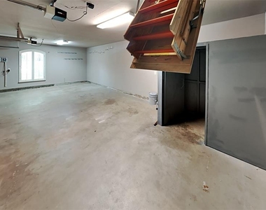 741 Fox Bend Trail - Photo Thumbnail 19