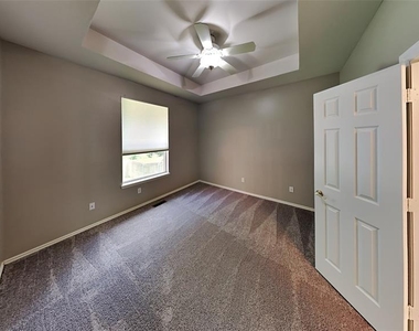 741 Fox Bend Trail - Photo Thumbnail 13