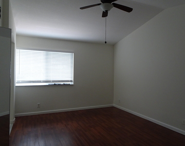 8002 Big Pine Way - Photo Thumbnail 20