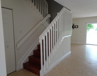 8002 Big Pine Way - Photo Thumbnail 13