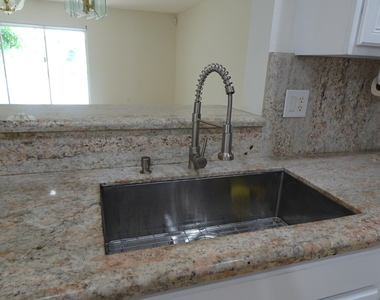 8002 Big Pine Way - Photo Thumbnail 5