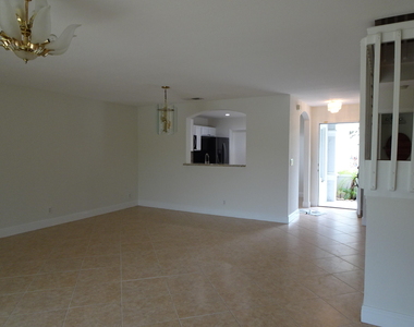 8002 Big Pine Way - Photo Thumbnail 10