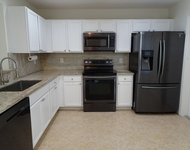 8002 Big Pine Way - Photo Thumbnail 4