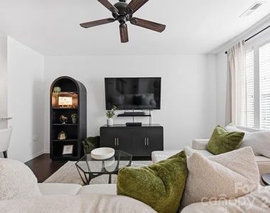 1353 Jacemans Way - Photo Thumbnail 4